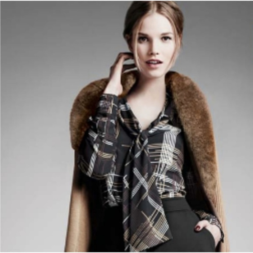 Trina Turk‎ Silk “Dame” Blouse Geometric Neck Tie Brown Black White ~Size 10